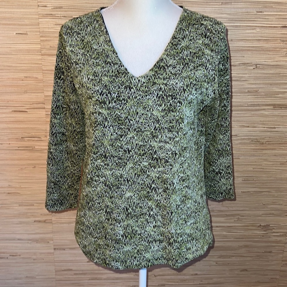 JM collection medium green gray black v-neck 3/4 sleeve top lined EUC!